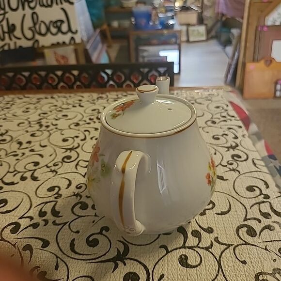 Japanese Teapot - Picture 2 of 7